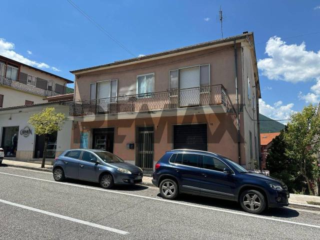 Locale Commerciale in vendita a Colli a Volturno, Isernia