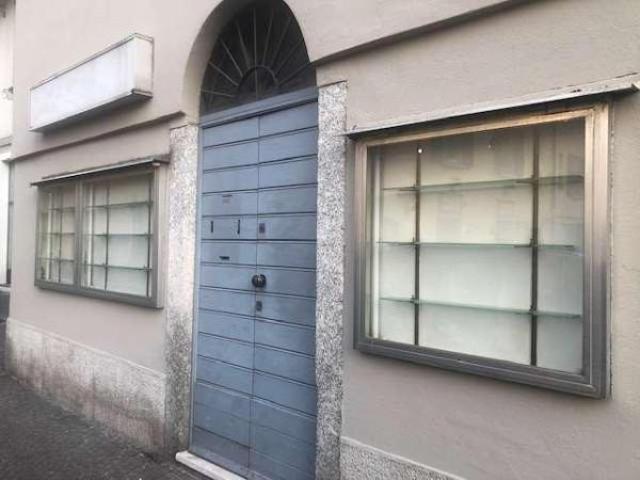 Locale Commerciale in vendita a San Bartolomeo, Como