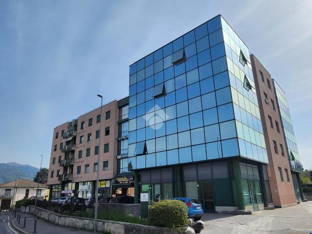 Locale Commerciale in vendita a Acquanera, Como