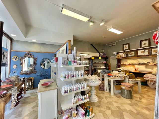Locale Commerciale in vendita a Concordia Sagittaria, Veneto