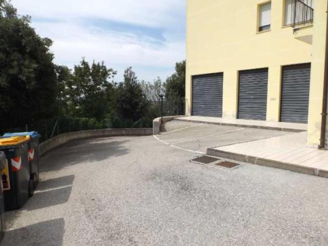Locale Commerciale in vendita a Coriano, Reggio Emilia