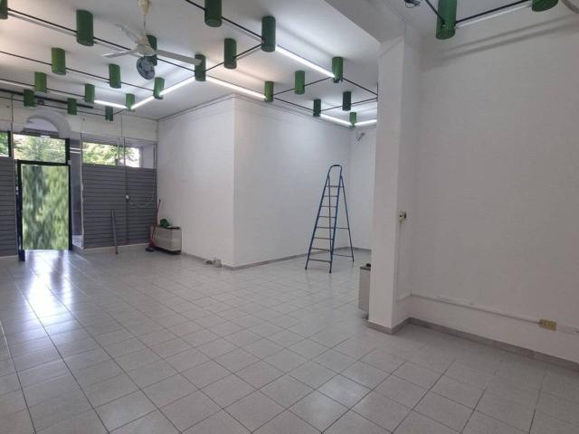 Locale Commerciale in vendita a Pianura Reggiana, Re