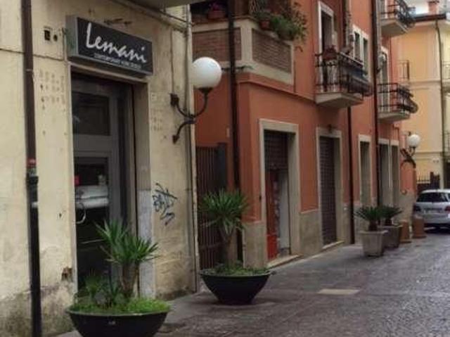 Locale Commerciale in vendita a Calabria, Cosenza
