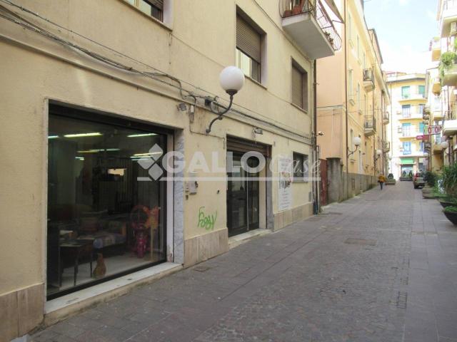 Locale Commerciale in vendita a Calabria, Cosenza