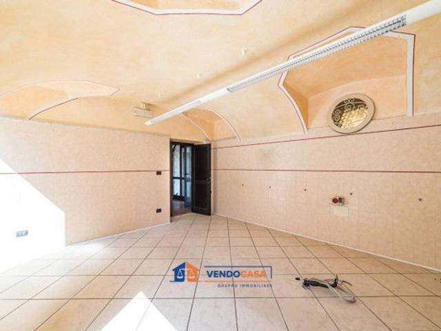 Locale Commerciale in vendita a Piemonte, Cuneo
