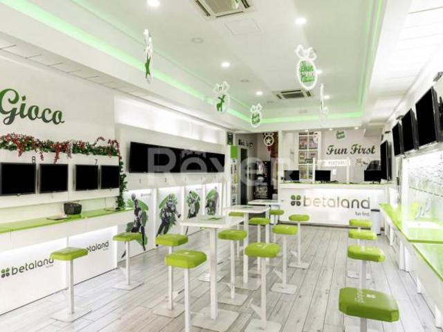 Locale Commerciale in vendita a Parco Carrara, Calabria