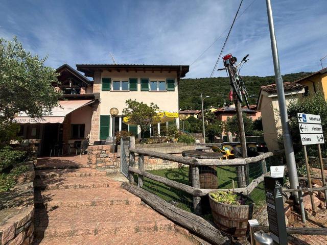 Locale Commerciale in vendita a Comunità Montana del Piambello, Cuasso Al Monte