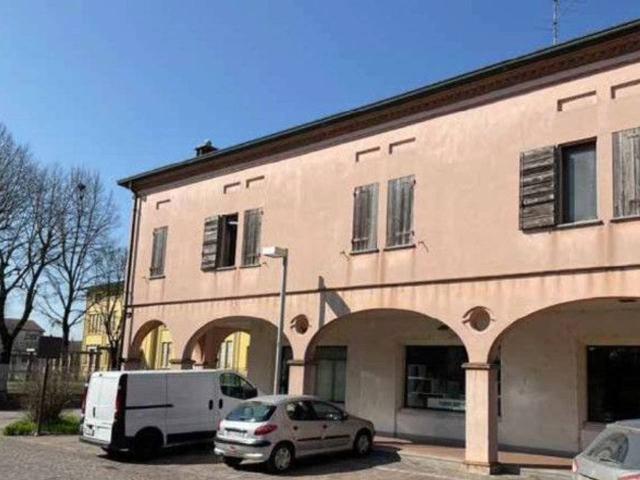 Locale Commerciale in vendita a Corte Gerile, Curtatone