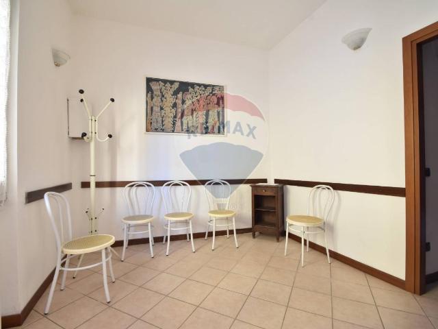 Locale Commerciale in vendita a Rocchetta, Divignano