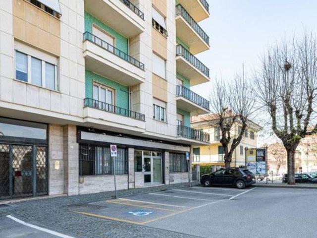 Locale Commerciale in vendita a Dogliani, Cuneo