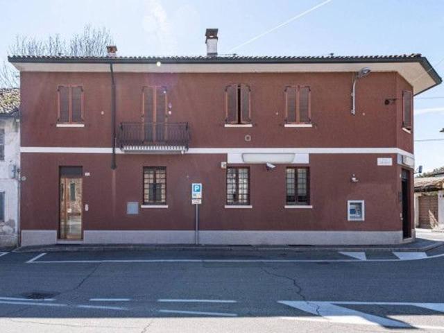 Locale Commerciale in vendita a Dorno, Lombardia