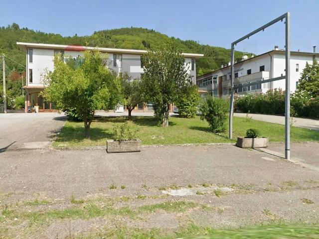 Locale Commerciale in vendita a Unione di Comuni della Romagna Forlivese, Dovadola