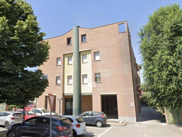 Locale Commerciale in vendita a Nuovo Circondario Imolese, Dozza Imolese