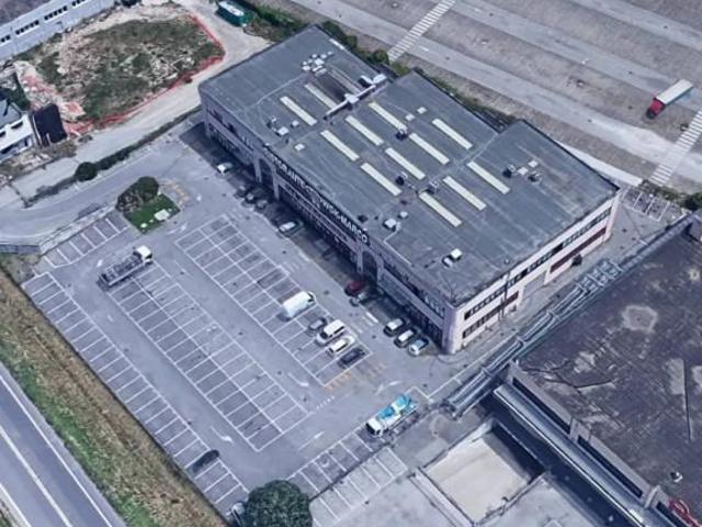 Locale Commerciale in vendita a Carrara San Giorgio, Veneto