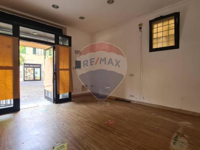 Locale Commerciale in vendita a Unione dei Comuni Circondario dell'Empolese Valdelsa, Empoli