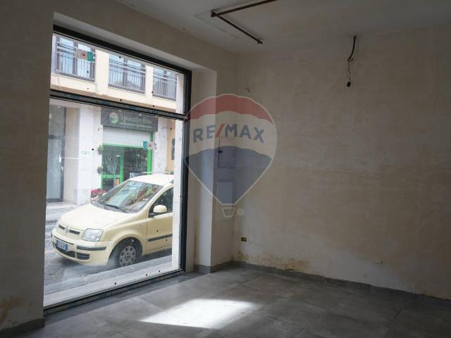 Locale Commerciale in vendita a Monte, Enna