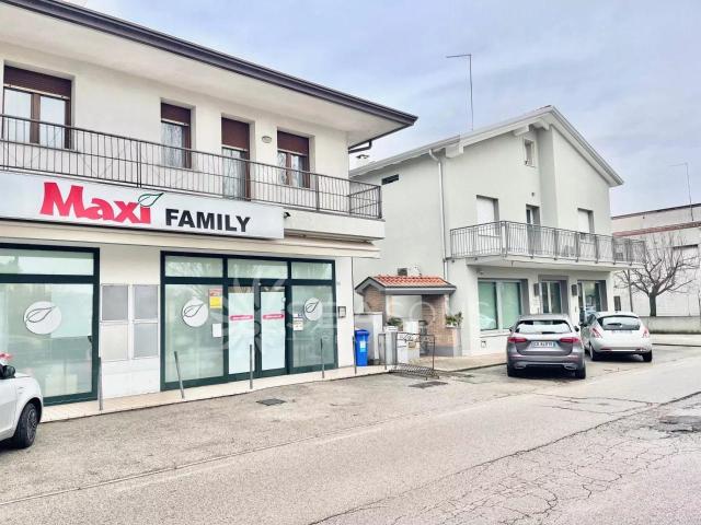 Locale Commerciale in vendita a Eraclea, Veneto