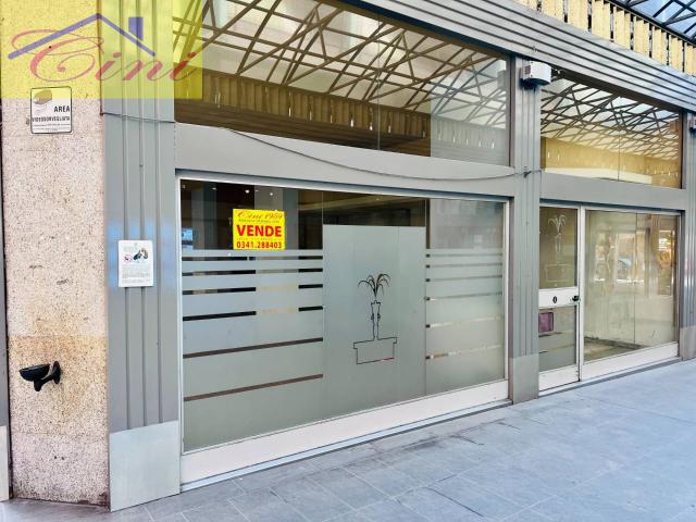 Locale Commerciale in vendita a San Rocco, Como