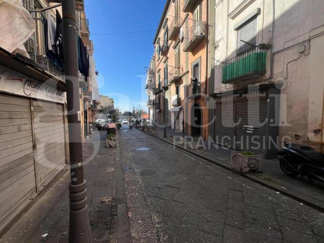 Locale Commerciale in vendita a Ercolano, Campania