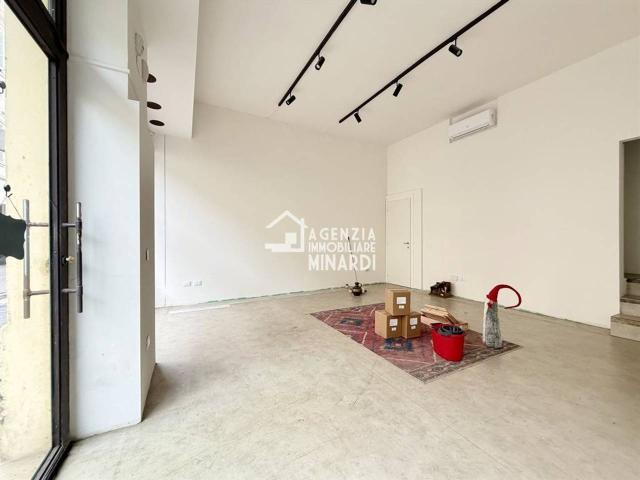 Locale Commerciale in vendita a Unione della Romagna Faentina, Faenza