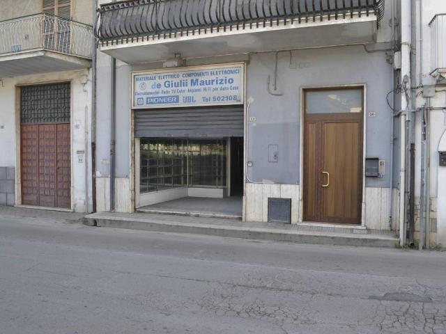 Locale Commerciale in vendita a Cardinale, Salto Di Fondi
