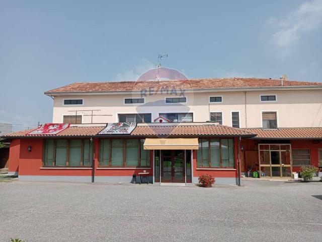 Locale Commerciale in vendita a Piemonte, Novara