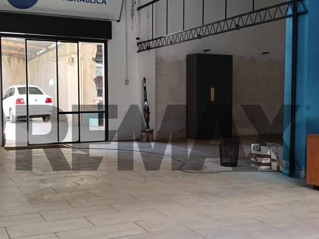 Locale Commerciale in vendita a Puglia, Brindisi