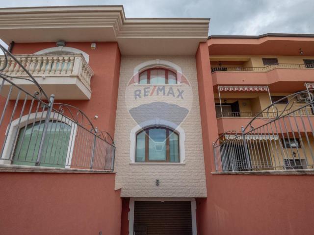 Locale Commerciale in vendita a Francofonte, Sicilia