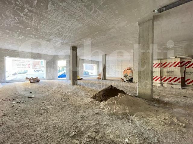 Locale Commerciale in vendita a Frattaminore, Campania