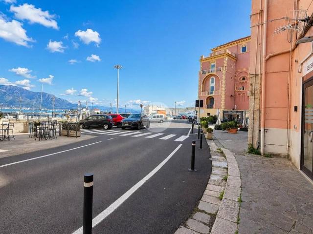 Locale Commerciale in vendita a Gaeta Medievale, Gaeta