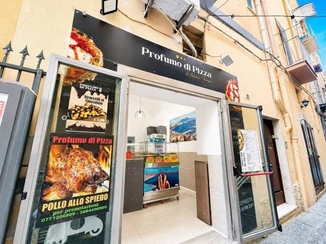 Locale Commerciale in vendita a Gaeta, Lazio