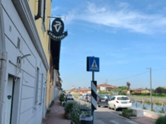 Locale Commerciale in vendita a Unione dei Comuni I Fontanili, Gaggiano