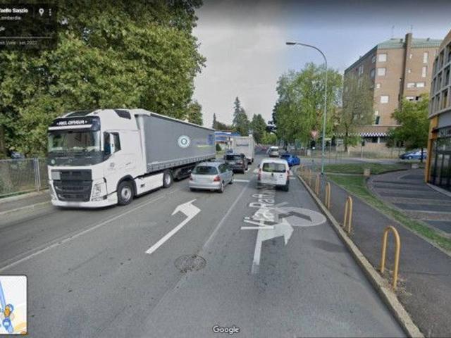 Locale Commerciale in vendita a Gallarate, Lombardia