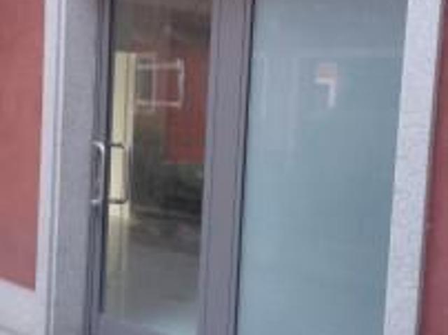 Locale Commerciale in vendita a Centro, Gallarate
