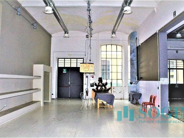 Locale Commerciale in vendita a Gallarate, Lombardia