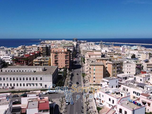 Locale Commerciale in vendita a Puglia, Lecce
