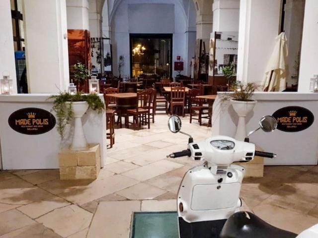 Locale Commerciale in vendita a Puglia, Lecce