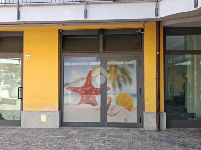 Locale Commerciale in vendita a Santa Maria Rossa, Garbagnate Milanese
