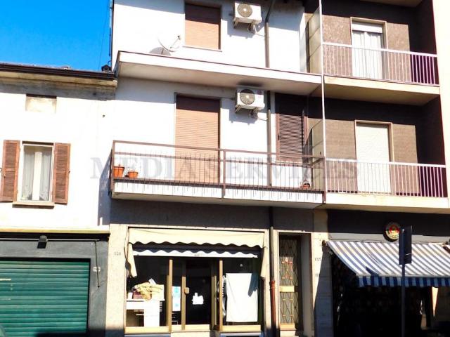 Locale Commerciale in vendita a Garlasco, Pavia