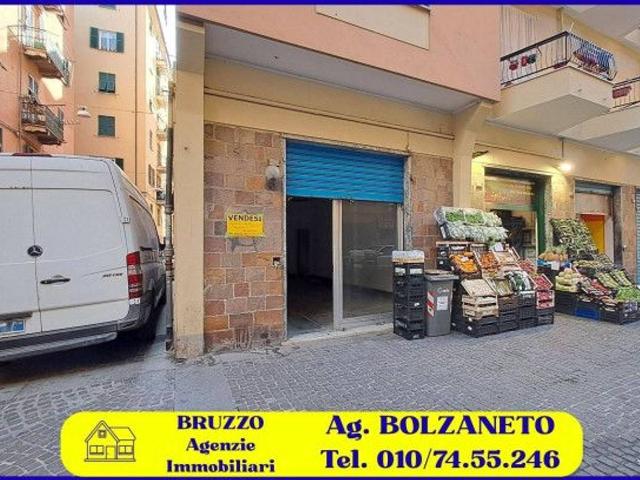 Locale Commerciale in vendita a Val Polcevera, Serra Riccò