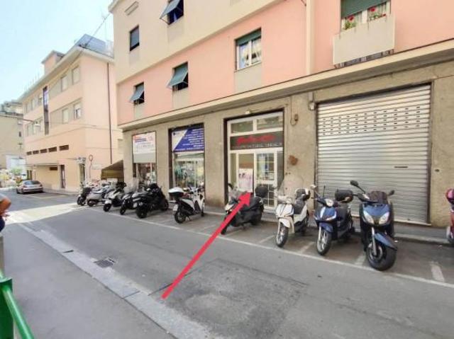 Locale Commerciale in vendita a Levante, Serra Riccò