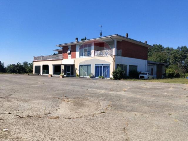 Locale Commerciale in vendita a Piemonte, Vercelli