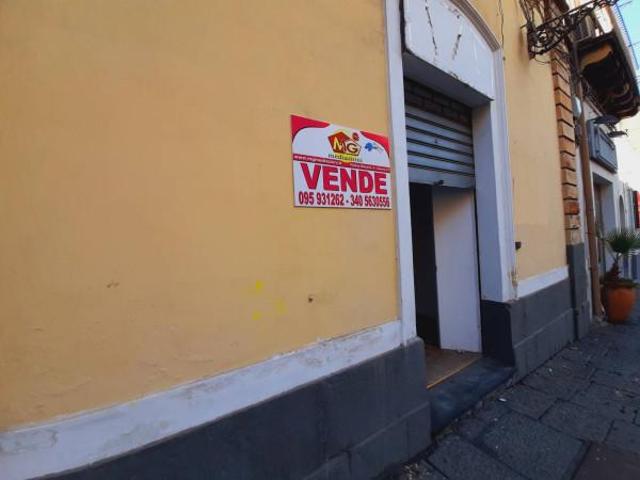 Locale Commerciale in vendita a Giarre, Sicilia