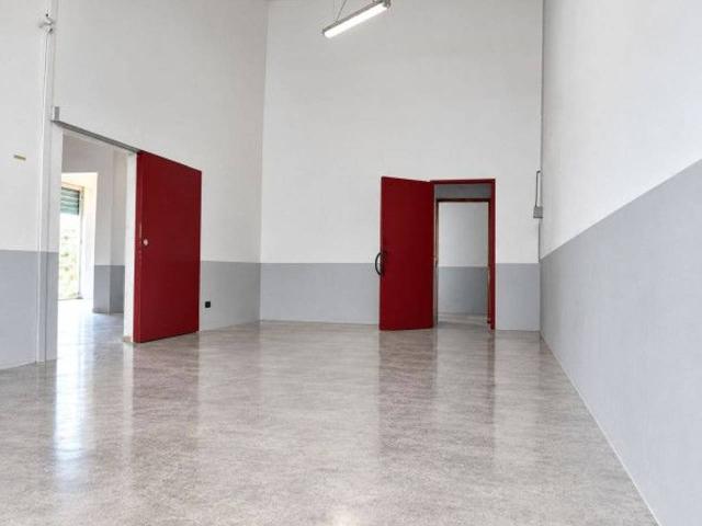 Locale Commerciale in vendita a Altarello, Giarre