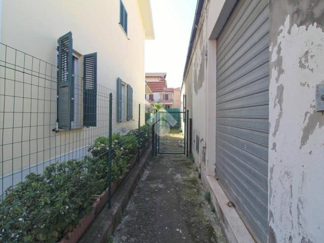 Locale Commerciale in vendita a Giulianova, Abruzzo