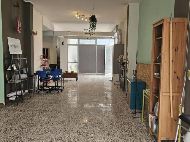 Locale Commerciale in vendita a Giulianova, Abruzzo