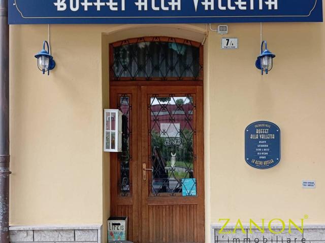 Locale Commerciale in vendita a Piazzutta / Placuta, Gorizia