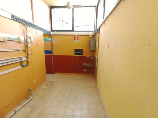 Locale Commerciale in vendita a Sant'Anna / Sveta Ana, Gorizia