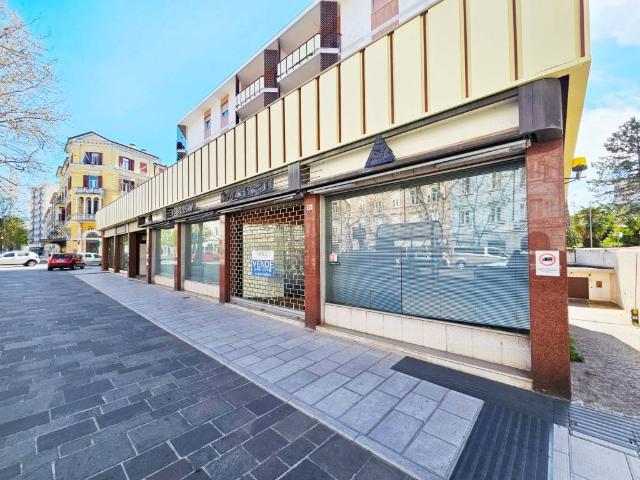 Locale Commerciale in vendita a San Rocco / Podturn, Gorizia