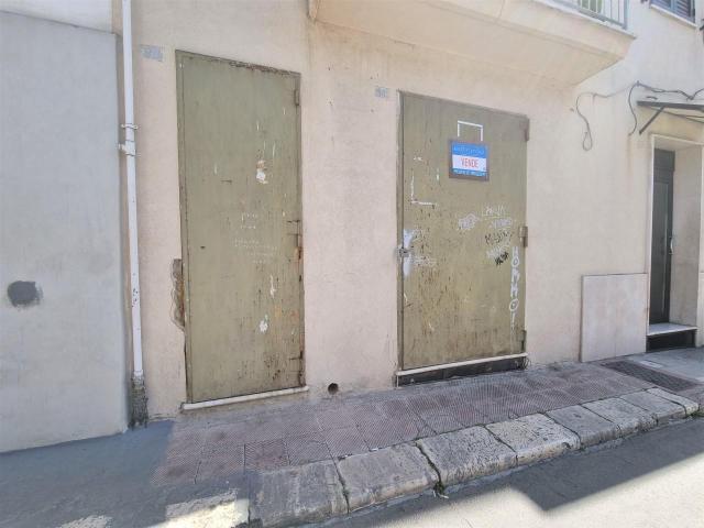Locale Commerciale in vendita a Puglia, Taranto